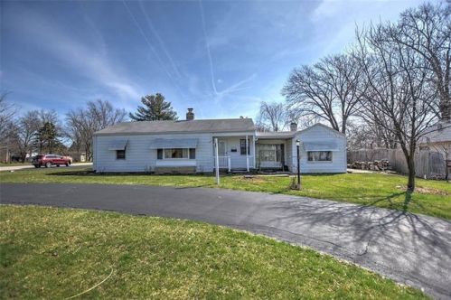 2310 Lost Bridge Rd, Decatur, IL 62521-4653