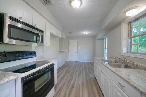1261 Whipporwill Rd, Conroe TX  77303-5297 exterior