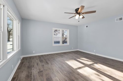 2680 Knox St, Gary, IN 46405-2134