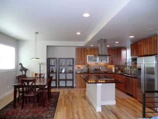 3147 Zuni St, Denver, CO 80211-3830