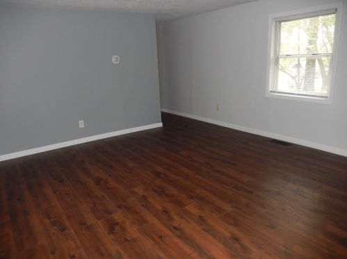 3281 Birch St, Momence, IL 60954-3172
