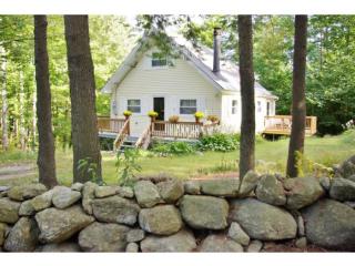 79 Gould Pond Rd, Hillsboro, NH 03244-4512