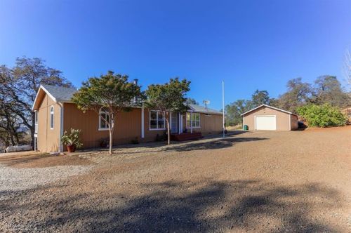 11486 Hutto Rd, Big Oak Valley, CA 95977-9587