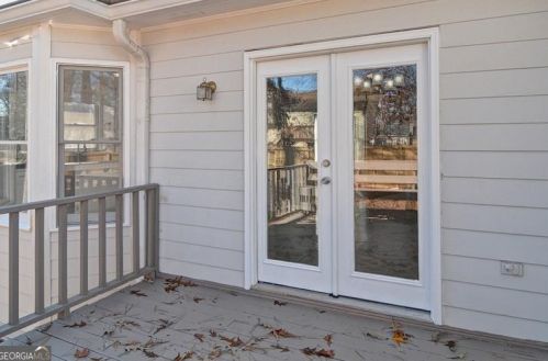 1192 Mountain Springs Dr, Kennesaw GA  30144-5611 exterior