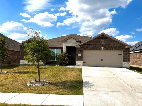 1372 Twin Estates Dr, Uhland TX  78640 exterior
