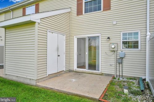 112 Lexton Dr, York PA  17404-9436 exterior