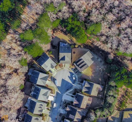 129 Chestnut Dr, Holly Springs, GA 30114-3595