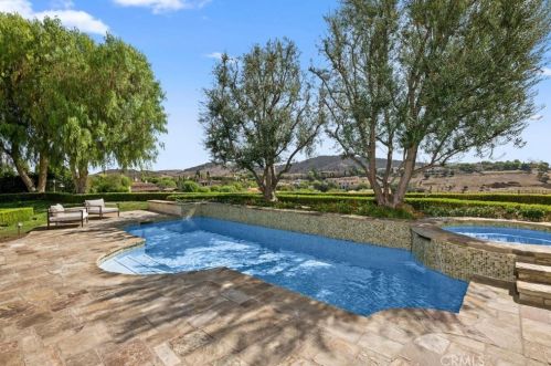 22 Black Falcon, Irvine CA  92603-0420 exterior