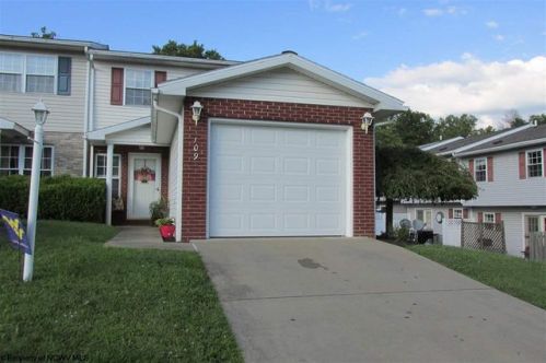 109 Olympic Ln, White Hall, WV 26554-7989