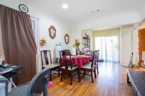 913 Maple St, Glendale CA  91205-1828 exterior