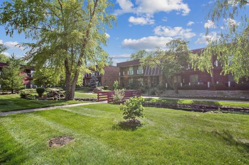 11130 Spathis Dr, Palos Hills, IL 60465-3109
