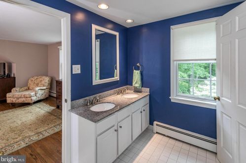 7 Honeybrook Dr, Princeton NJ  08540-7434 exterior