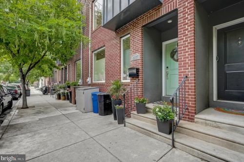 517 Carpenter St, Philadelphia, PA 19147-4013