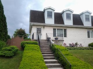 340 Lincoln St, Carlisle PA  17013-1879 exterior