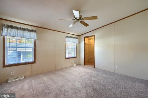 104 Dovefield Dr, Lancaster PA  exterior