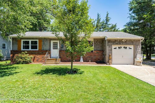 1414 Bullard Ave, Lacey, NJ 08731-4027