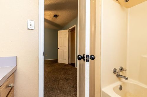 3651 Martin Luther King Fwy, Fort Worth TX  76119-2878 exterior