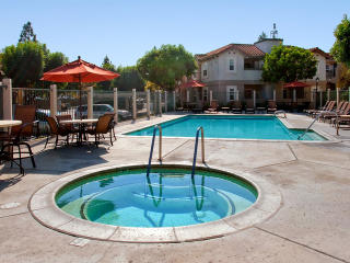 105 Camino Ruiz, Camarillo CA  93012-6746 exterior