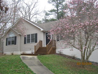4 Hawthorne Ct, Bybee, VA 22963-2636