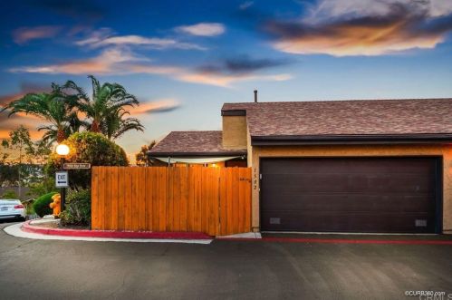 1502 Stone Edge Cir, El Cajon, CA 92021-2982