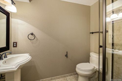 19901 Tufts Dr, Aurora CO 80015-3481 exterior