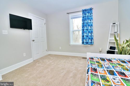 259 Revenoor Rd, Harpers Ferry WV 25425 exterior