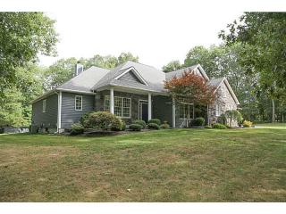 4 Woodmansee Ct, Richmond, RI 02892-1124
