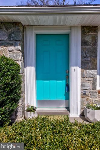 1853 Rockvale Rd, Lancaster PA  17602-1315 exterior