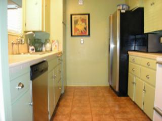 5232 Village Grn, Los Angeles CA  90016-5208 exterior