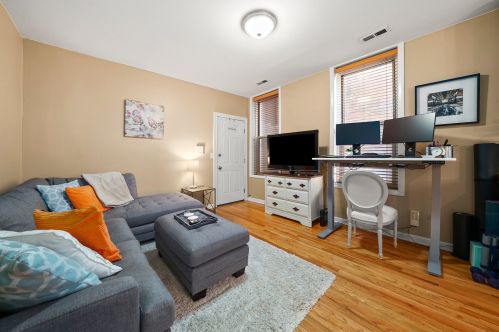 2147 Potomac Ave, Chicago, IL 60622-3052