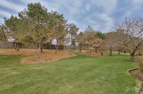 7012 Buchanan Dr, Gurnee, IL 60031-5213