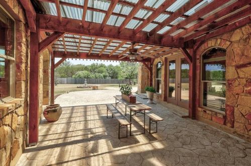 106 Campo Colinas Dr, Joppa, TX 78605-4583
