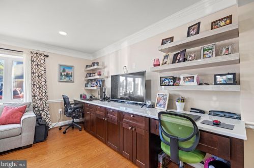 7319 Beverly Park, Springfield VA  22150-3162 exterior