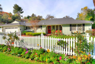 19029 Sprague St, Los Angeles, CA 91356-3916