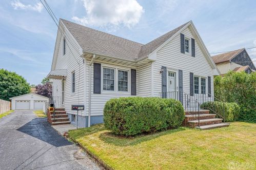 758 Hommann Ave, Perth Amboy, NJ 08861-2443