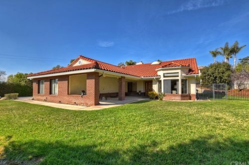 1509 Center St, Redlands, CA 92373-7008