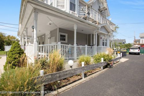 407 6th Ave, Tinton Falls NJ 07712-5467 exterior