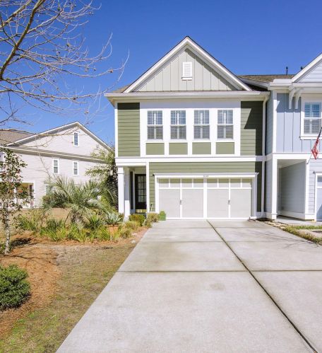 2049 Kings Gate Ln, Mount Pleasant, SC 29466-8163