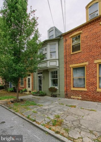 124 Boas St, Harrisburg, PA 17102-3306