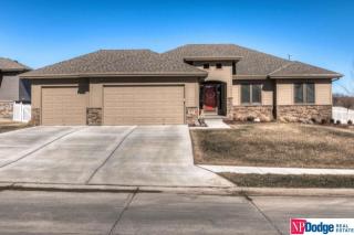 6602 Crest Ridge Dr, Omaha, NE 68133-2111