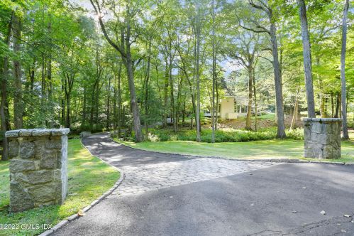 48 Lafrentz Rd, Greenwich CT  06831-2610 exterior