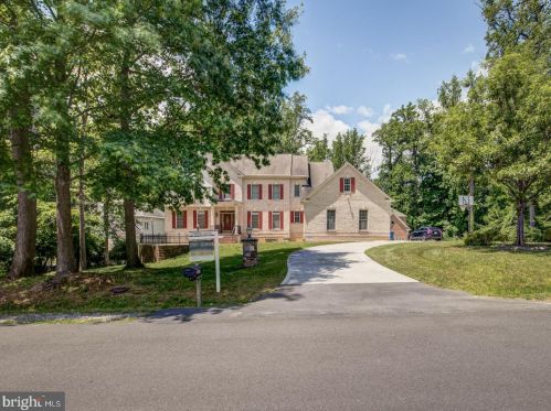 3818 Dade Dr, Annandale, VA 22003-2575