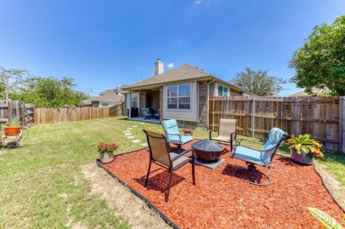 4925 Galley Cir, Fort Worth TX  76135-7016 exterior