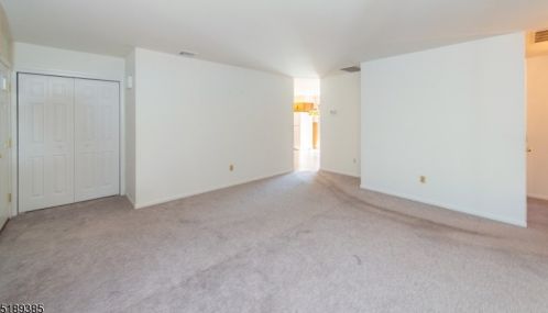 600 Lake Shore Dr, Parsippany, NJ 07054-3667