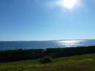 87 Bay Rd, Barrington, RI 02806-4751