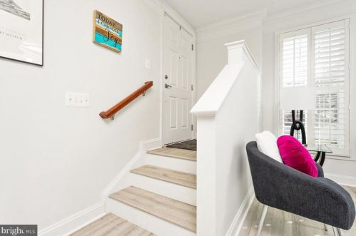 2258 Merseyside Dr, Woodbridge, VA 22191-6529