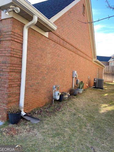 10120 Malcolm Dr, Porterdale, GA 30014-3990
