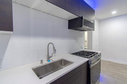 2735 Grafton Ave, Dallas TX  75211-5711 exterior