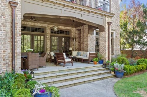 4262 Brookhaven Dr, Atlanta GA  30319-3010 exterior