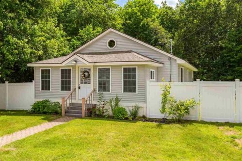 206 High St, Somersworth, NH 03878-1825